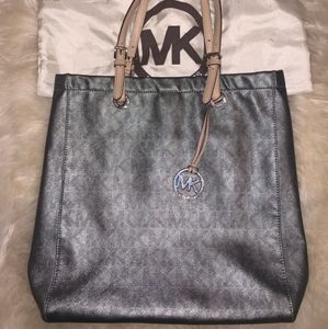Michael Kors tote